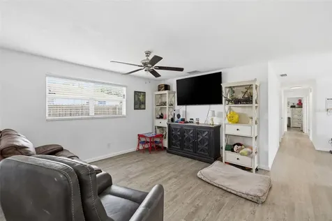 8952 Narcissus Avenue Seminole FL 33777