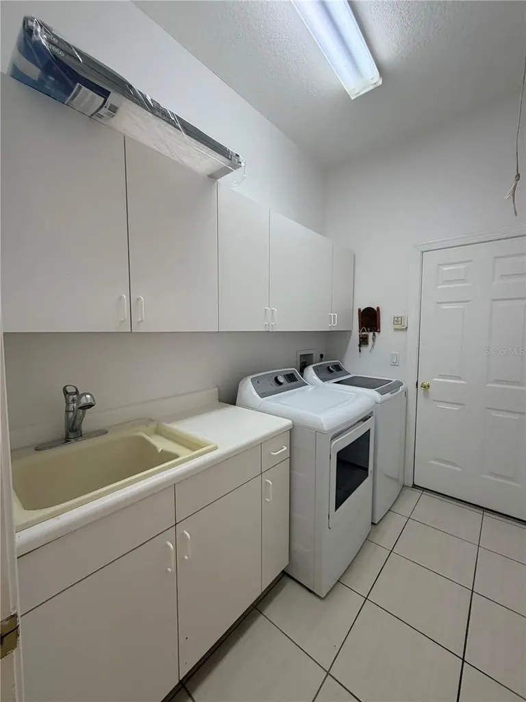 442 Knight Drive Tarpon Springs FL 34688