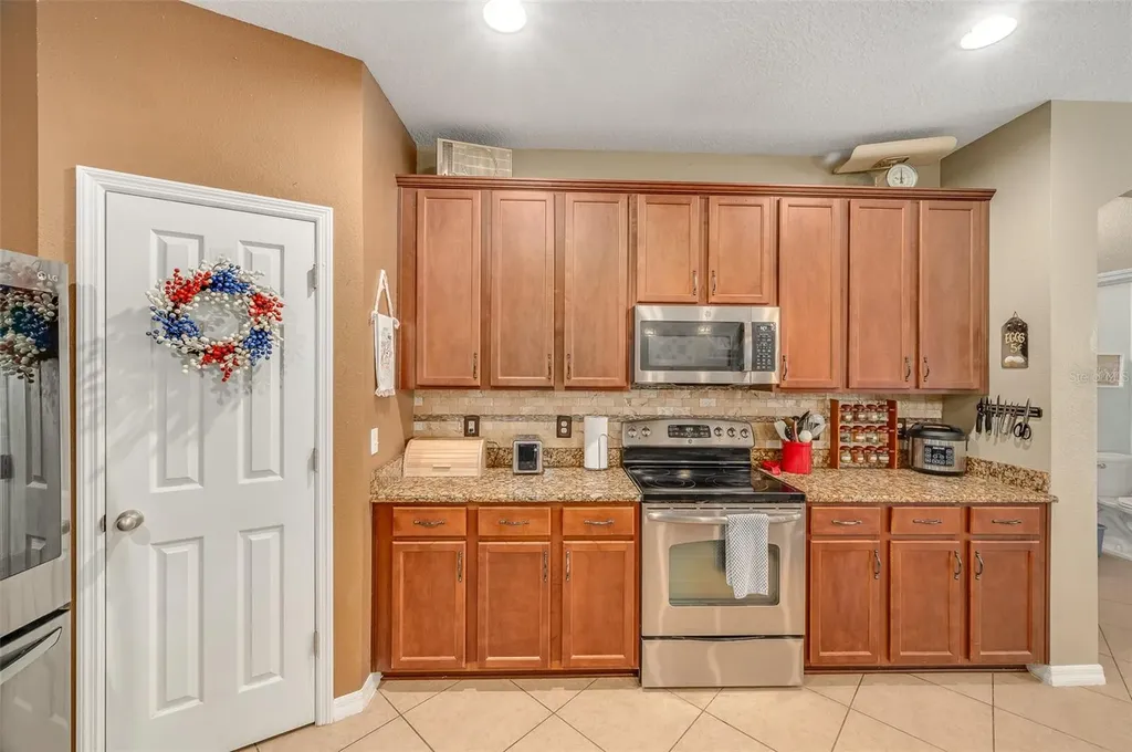 2711 Cypress Tree Trail St Cloud FL 34772