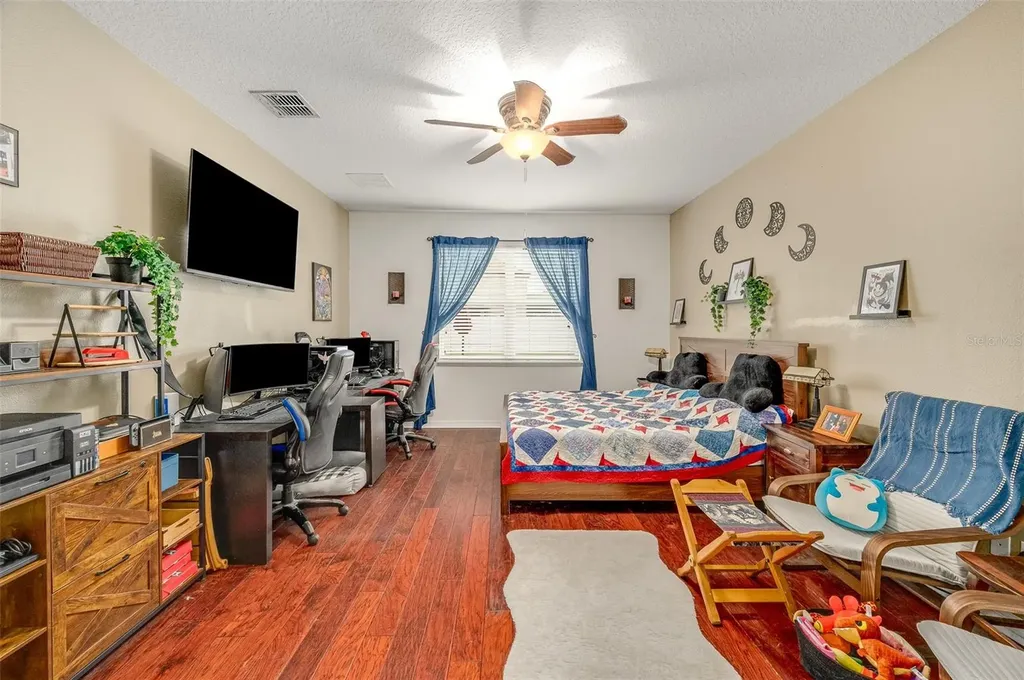 2711 Cypress Tree Trail St Cloud FL 34772