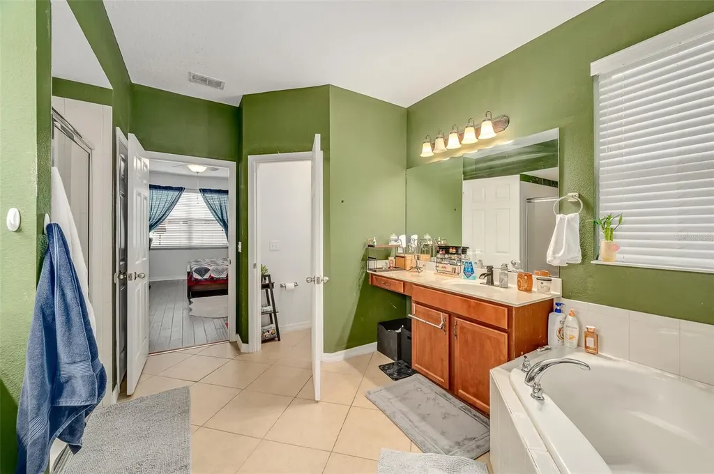 2711 Cypress Tree Trail St Cloud FL 34772