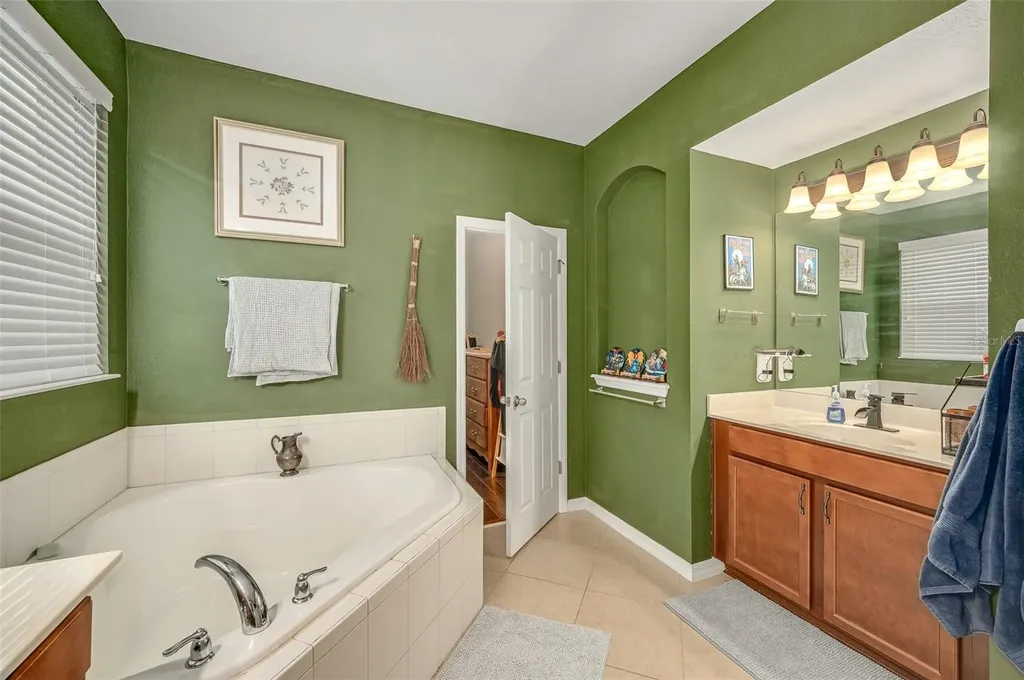 2711 Cypress Tree Trail St Cloud FL 34772
