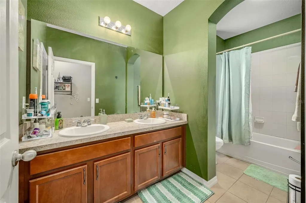 2711 Cypress Tree Trail St Cloud FL 34772