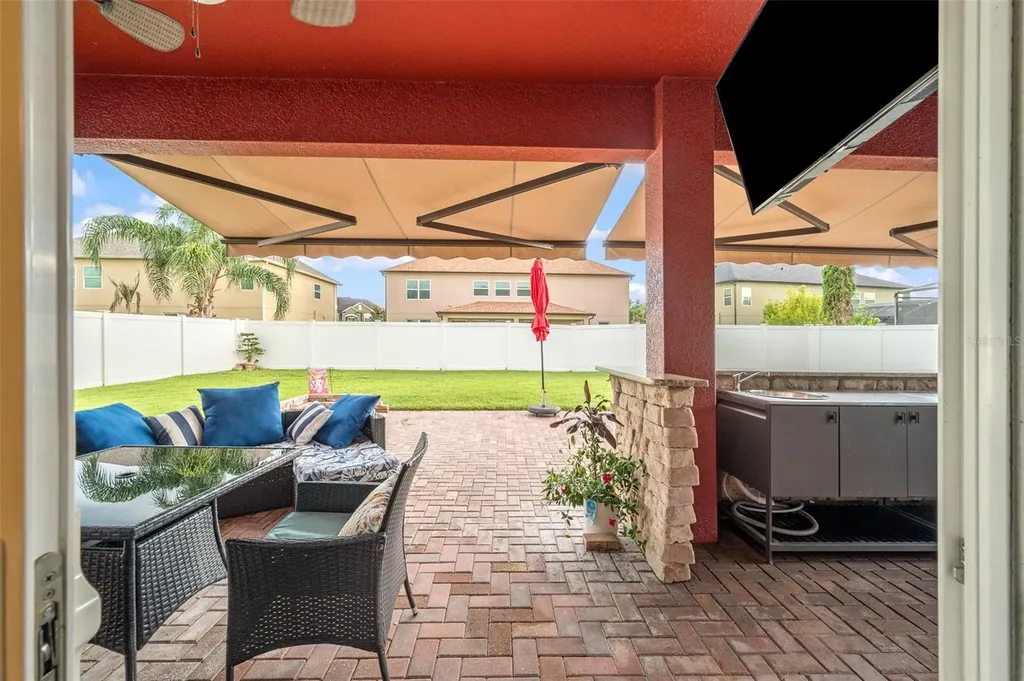 2711 Cypress Tree Trail St Cloud FL 34772