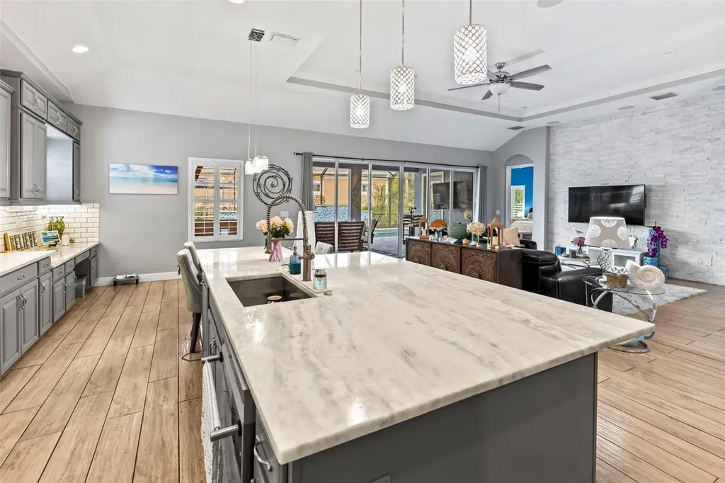 5805 Watercolor Drive Lithia FL 33547