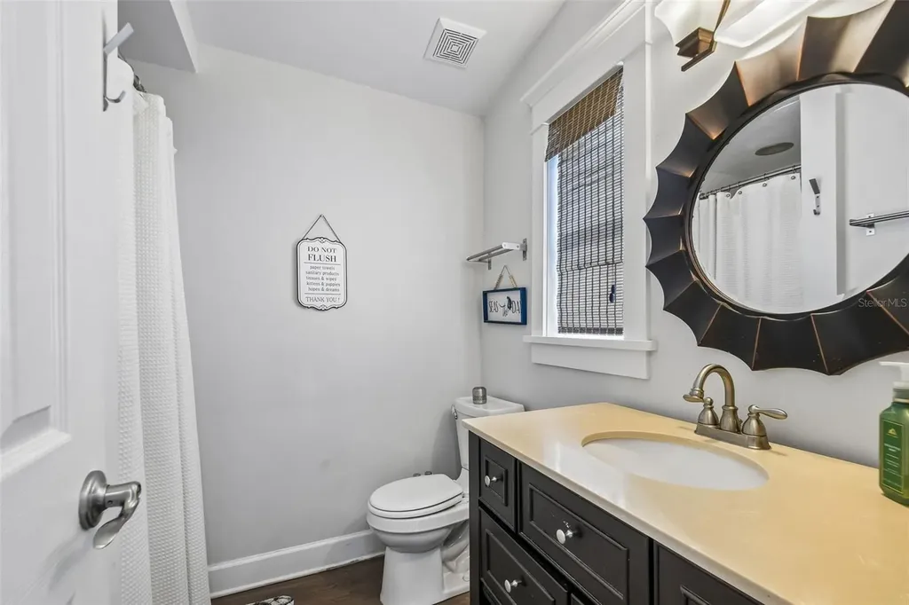 21 S Lake Street Crescent City FL 32112