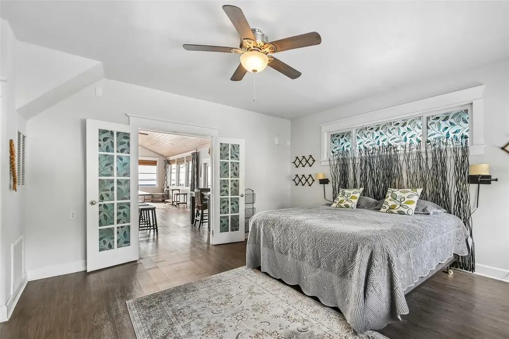 21 S Lake Street Crescent City FL 32112