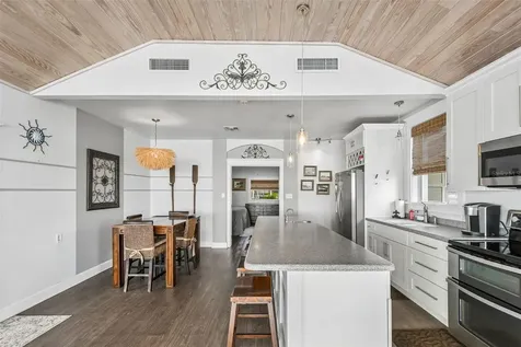 21 S Lake Street Crescent City FL 32112