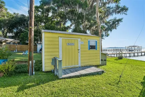 21 S Lake Street Crescent City FL 32112