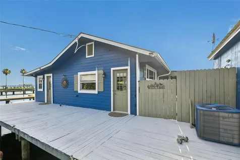 21 S Lake Street Crescent City FL 32112