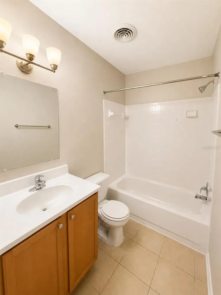 203 Lake Parsons Green Brandon FL 33511