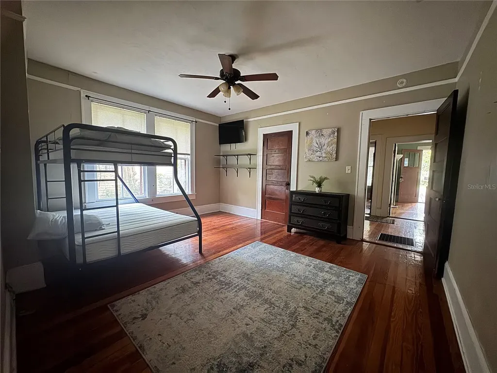 907 NW 11th Avenue Gainesville FL 32601