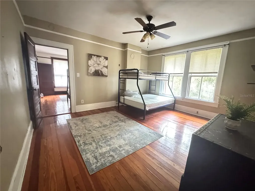 907 NW 11th Avenue Gainesville FL 32601