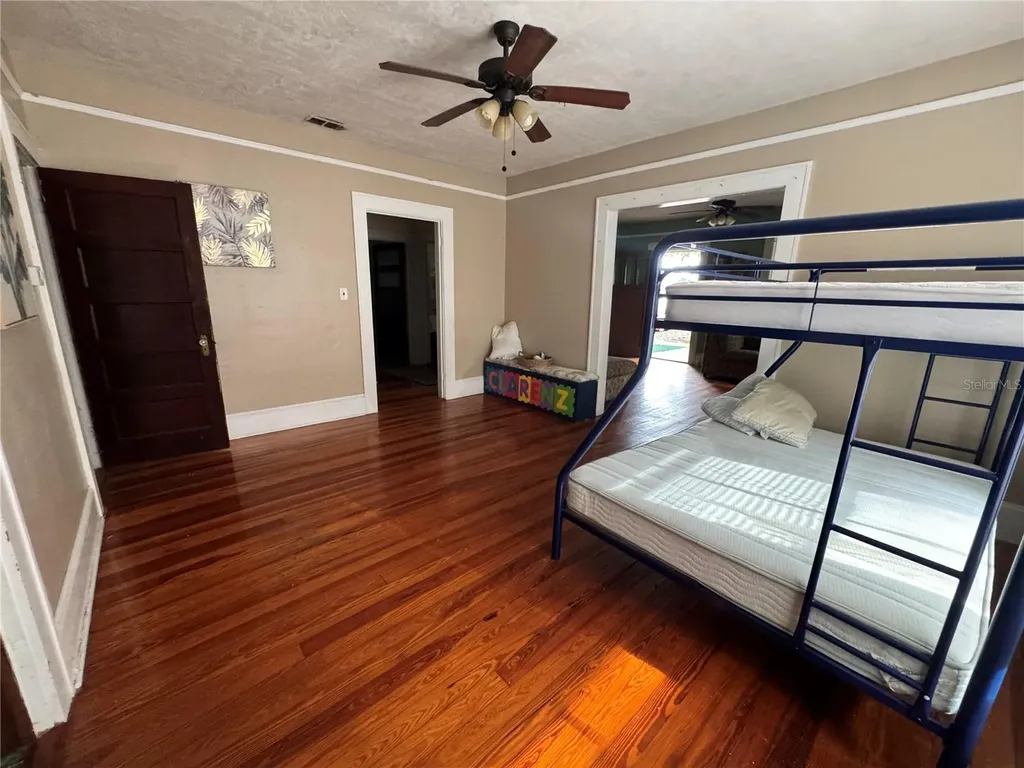 907 NW 11th Avenue Gainesville FL 32601