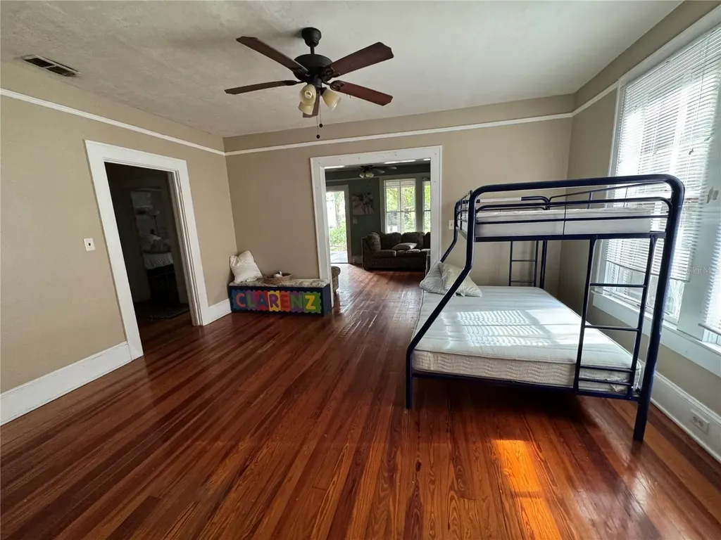 907 NW 11th Avenue Gainesville FL 32601