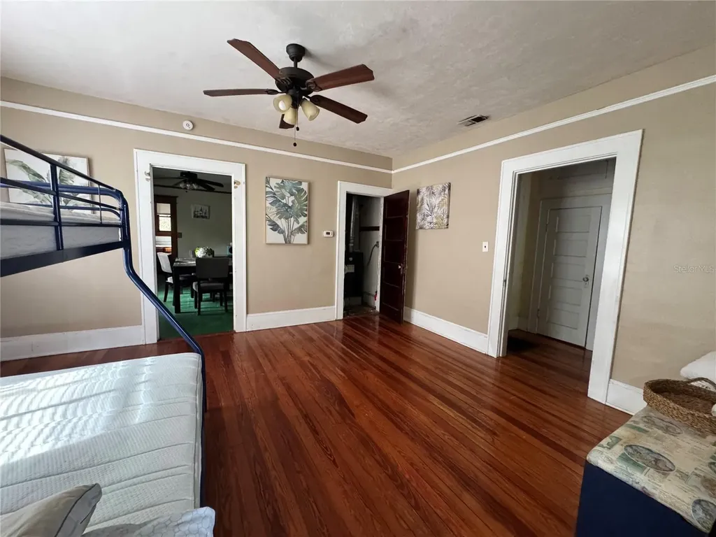 907 NW 11th Avenue Gainesville FL 32601