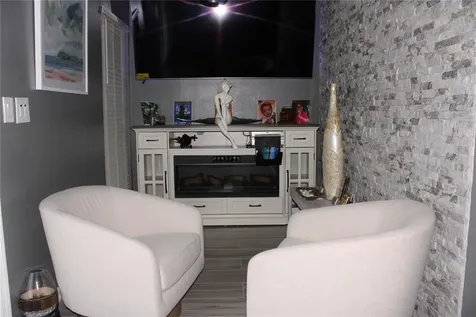 418 S Tamiami Trail Osprey FL 34229