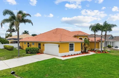 3898 SW Hall Street Port St Lucie FL 34953