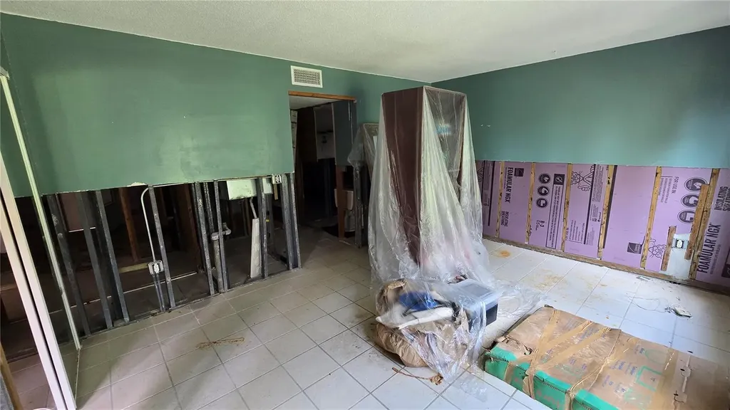 105 Island Way Clearwater Beach FL 33767