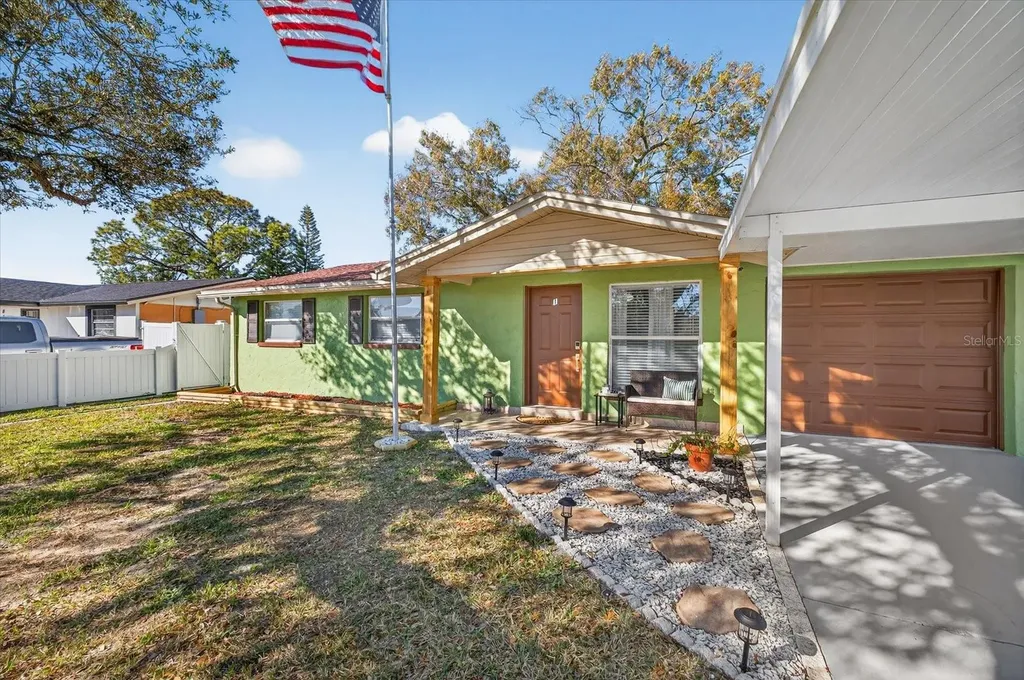 8411 Westridge Drive Tampa FL 33615