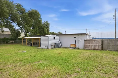 404 Eaker Street Auburndale FL 33823