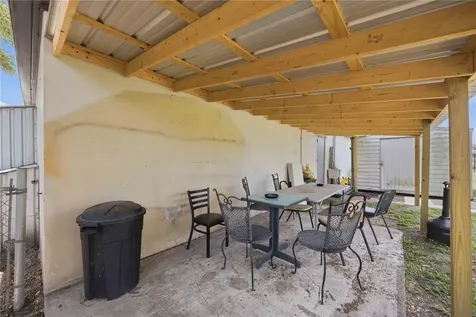 404 Eaker Street Auburndale FL 33823