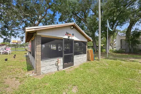 404 Eaker Street Auburndale FL 33823