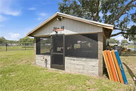 404 Eaker Street Auburndale FL 33823