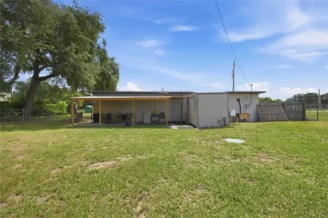 404 Eaker Street Auburndale FL 33823