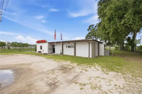 404 Eaker Street Auburndale FL 33823