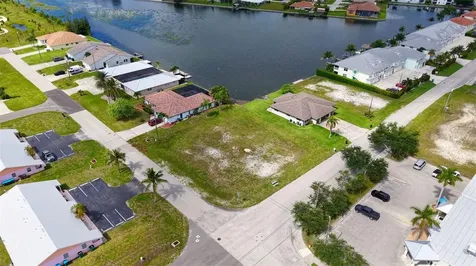 304 SW 3rd Place Cape Coral FL 33991