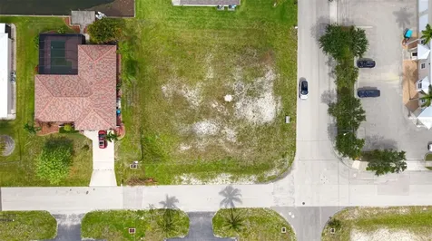 304 SW 3rd Place Cape Coral FL 33991