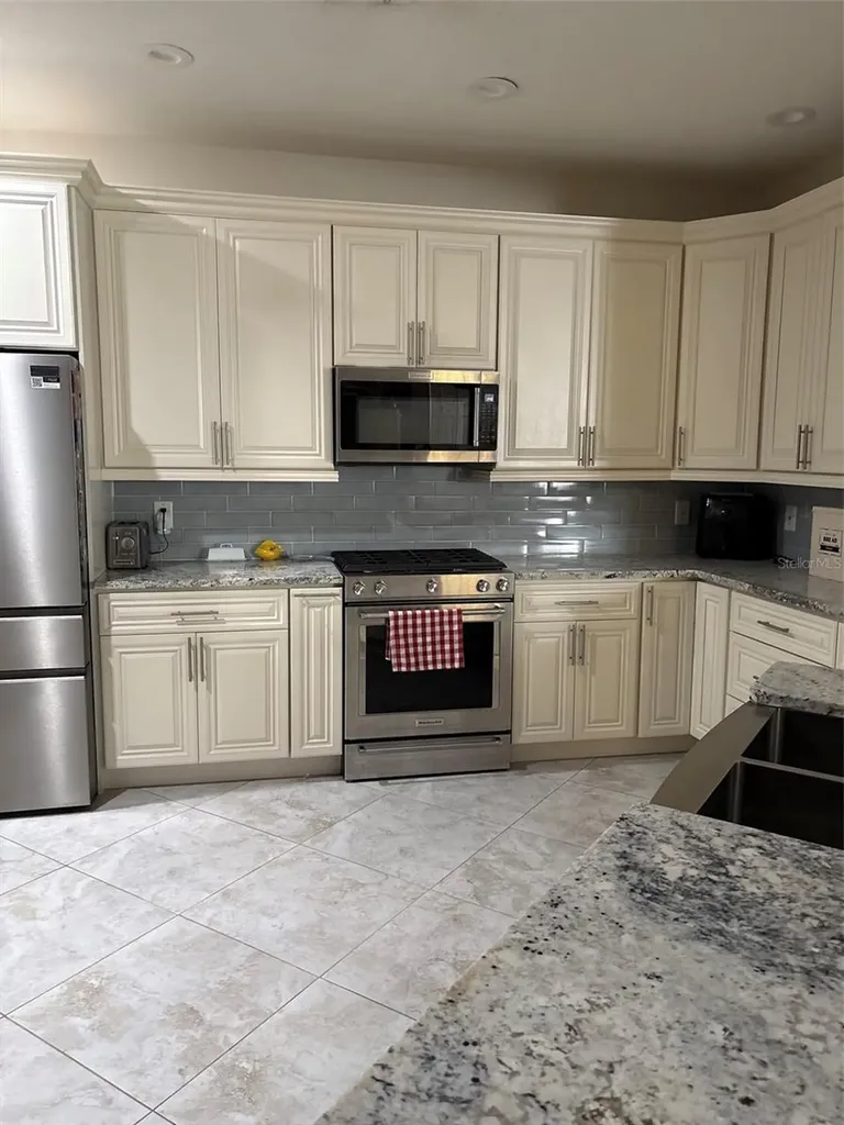 30335 Lettingwell Circle Wesley Chapel FL 33543