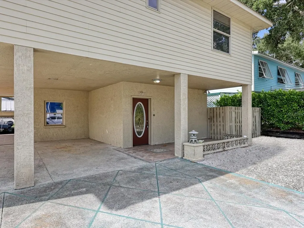 4212 3rd Avenue NE Bradenton FL 34208