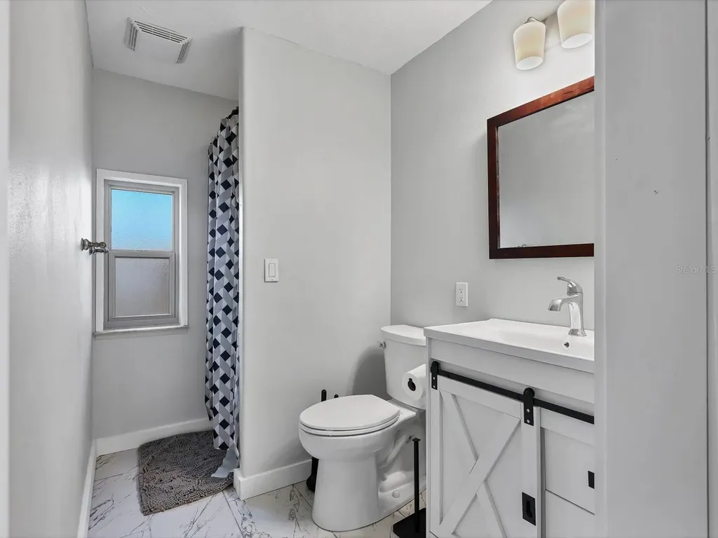 4212 3rd Avenue NE Bradenton FL 34208