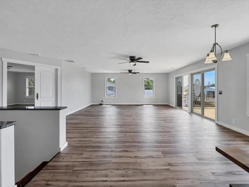 4212 3rd Avenue NE Bradenton FL 34208