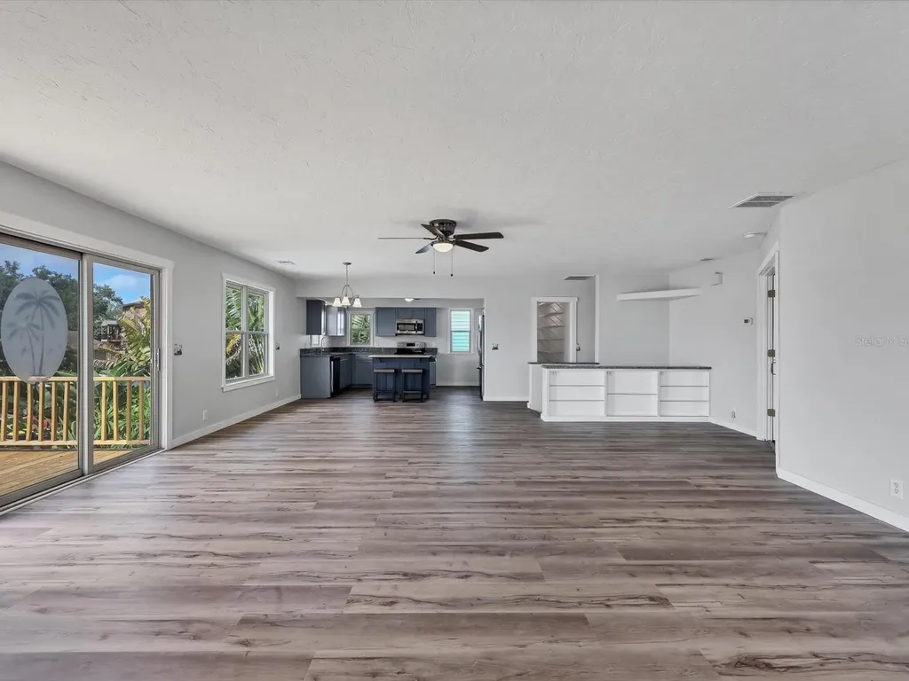 4212 3rd Avenue NE Bradenton FL 34208