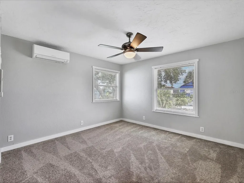 4212 3rd Avenue NE Bradenton FL 34208