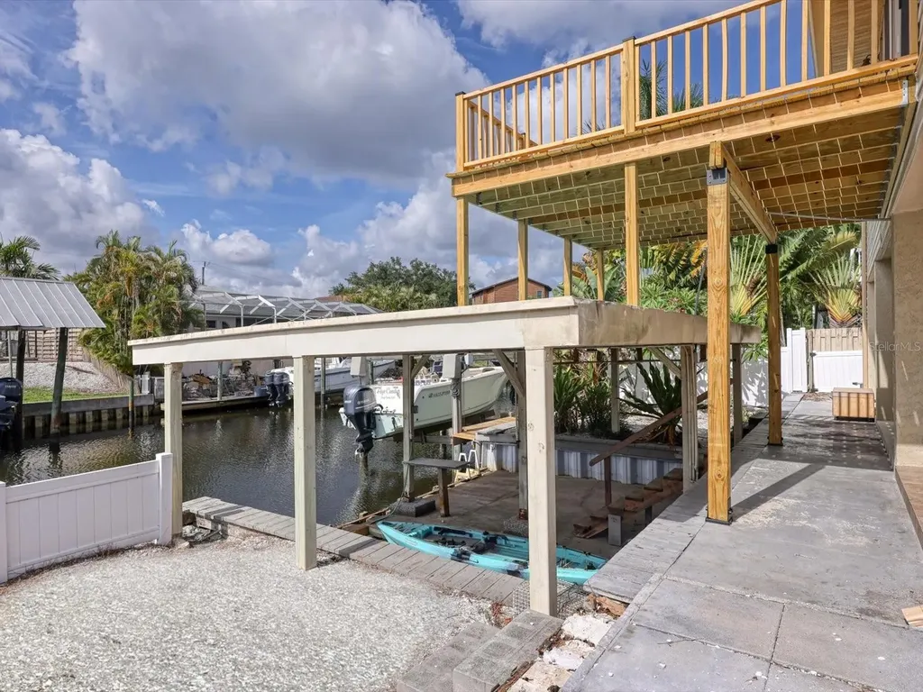 4212 3rd Avenue NE Bradenton FL 34208