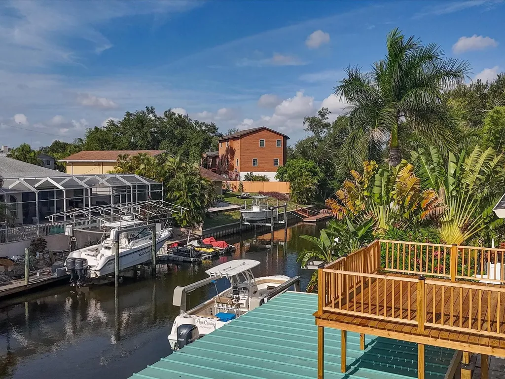 4212 3rd Avenue NE Bradenton FL 34208