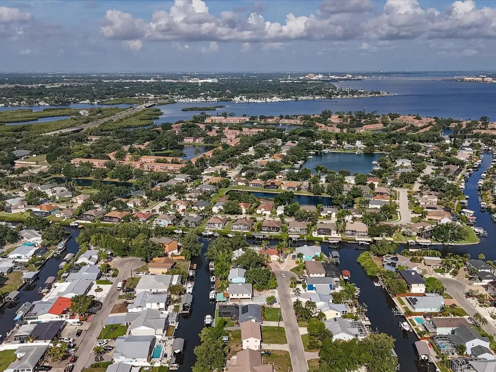 4212 3rd Avenue NE Bradenton FL 34208