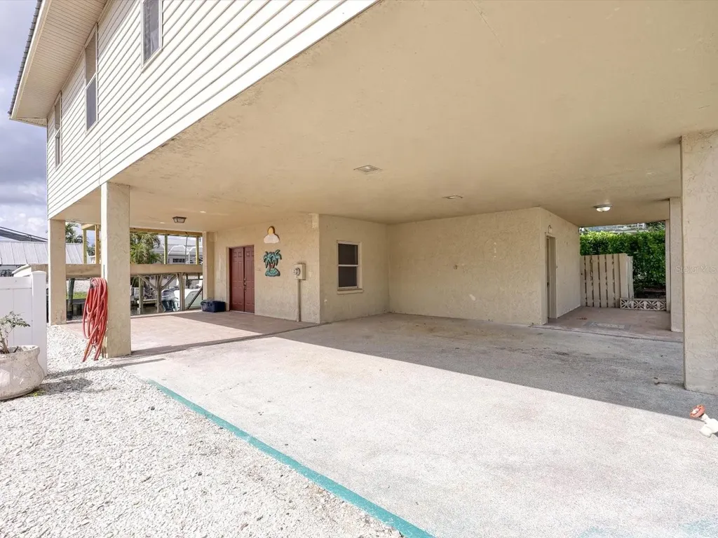 4212 3rd Avenue NE Bradenton FL 34208