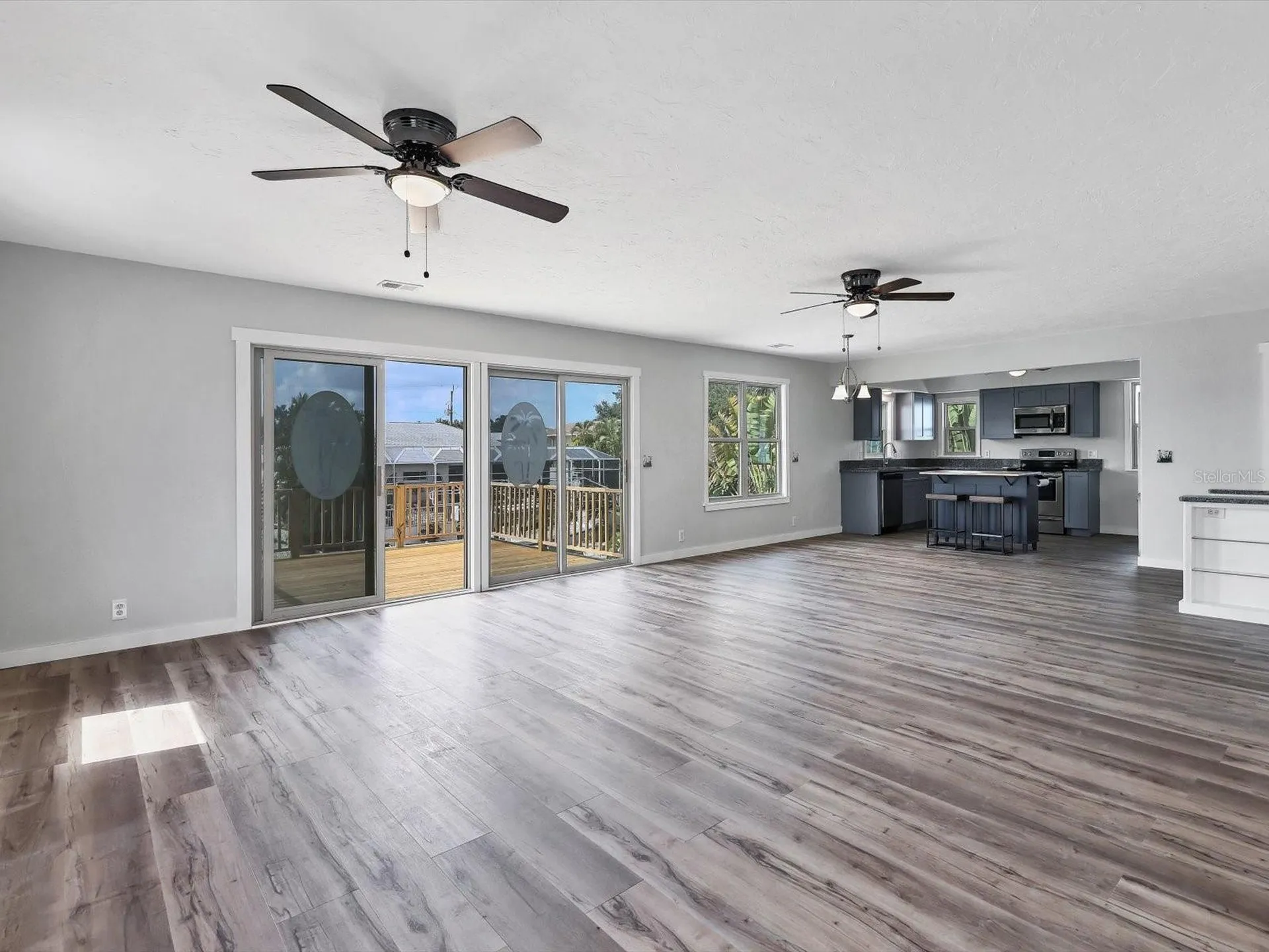 4212 3rd Avenue NE Bradenton FL 34208