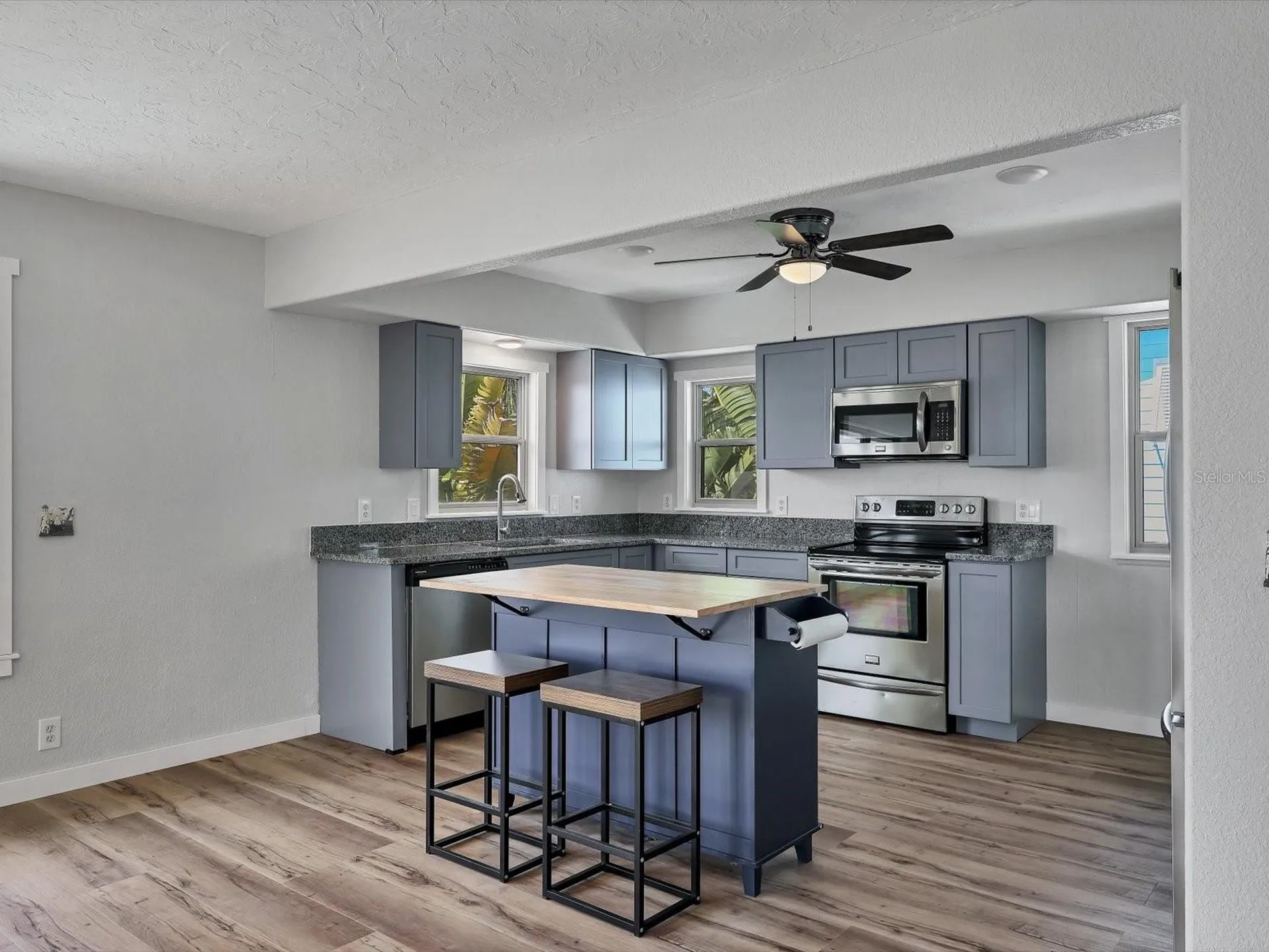 4212 3rd Avenue NE Bradenton FL 34208
