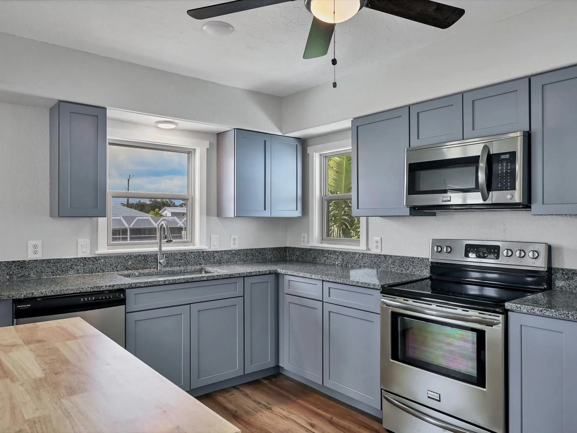 4212 3rd Avenue NE Bradenton FL 34208