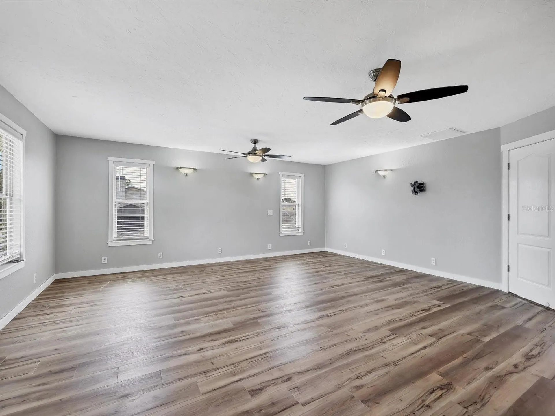 4212 3rd Avenue NE Bradenton FL 34208