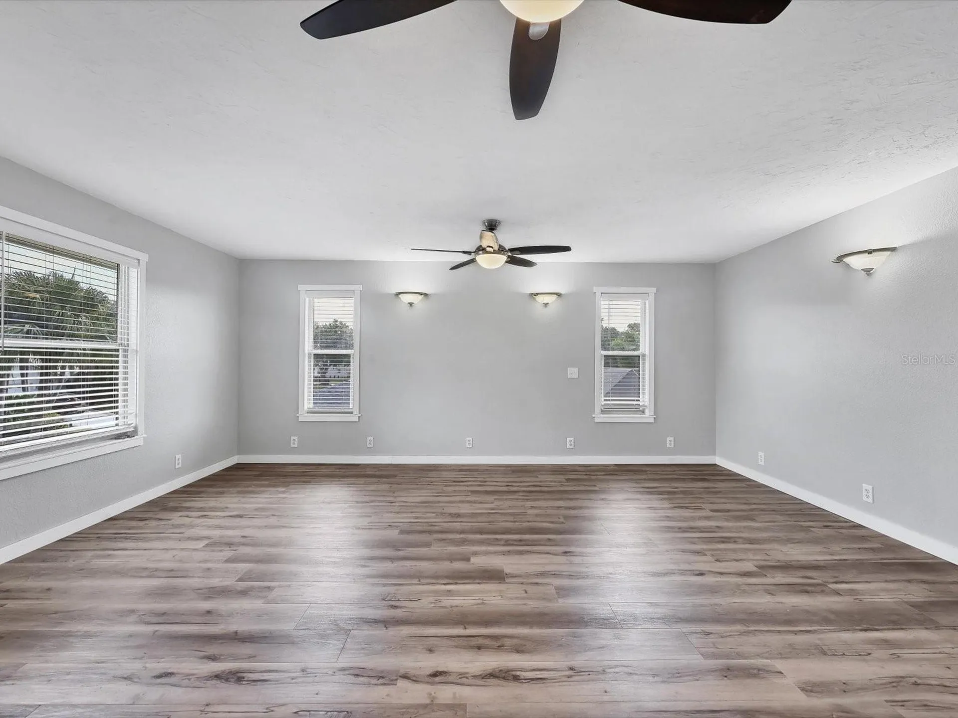4212 3rd Avenue NE Bradenton FL 34208