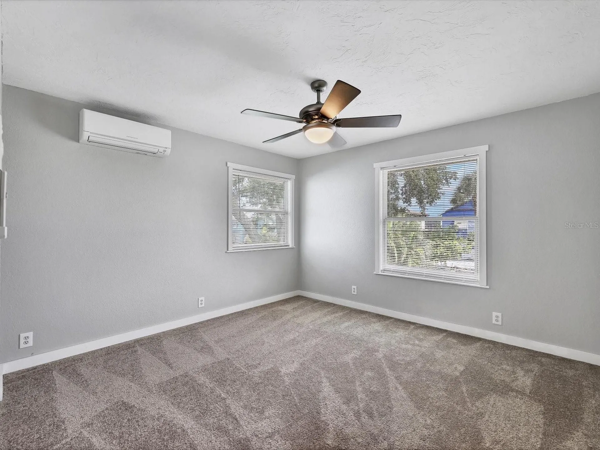 4212 3rd Avenue NE Bradenton FL 34208