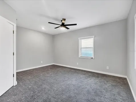 4212 3rd Avenue NE Bradenton FL 34208