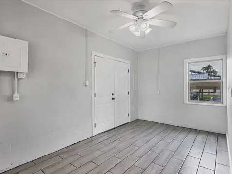 4212 3rd Avenue NE Bradenton FL 34208